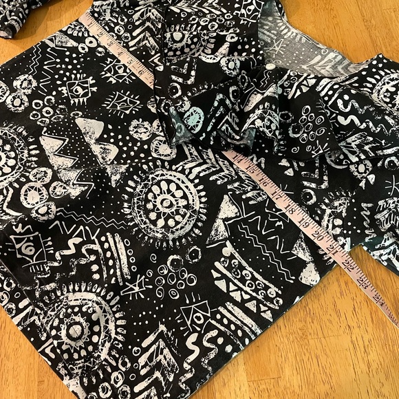 Statement blouse Graffiti Linen 🏴 - Picture 8 of 14